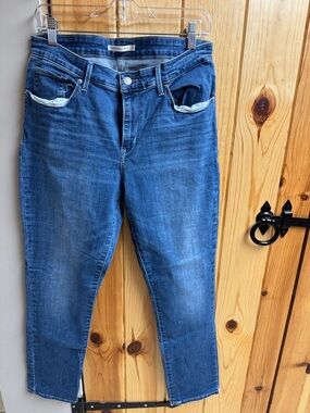 Levi's Straight Leg Jeans in Medium Blue Wash